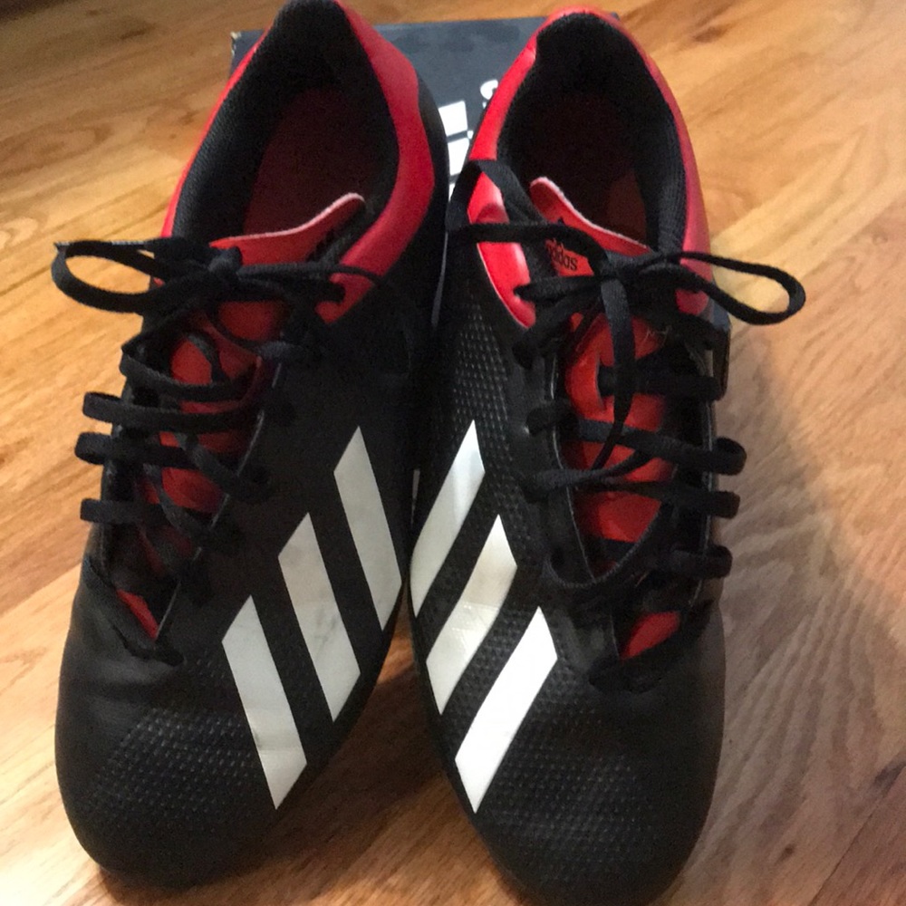 Soccer cleats